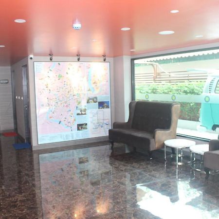 H-District Boutique Poshotel Бангкок Экстерьер фото