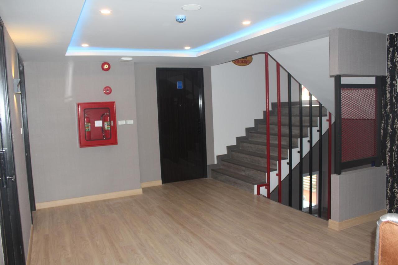 H-District Boutique Poshotel Бангкок Экстерьер фото