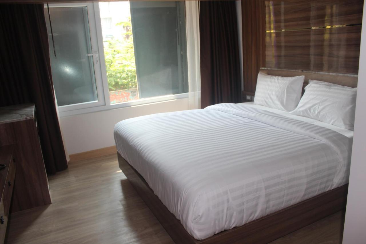 H-District Boutique Poshotel Бангкок Экстерьер фото