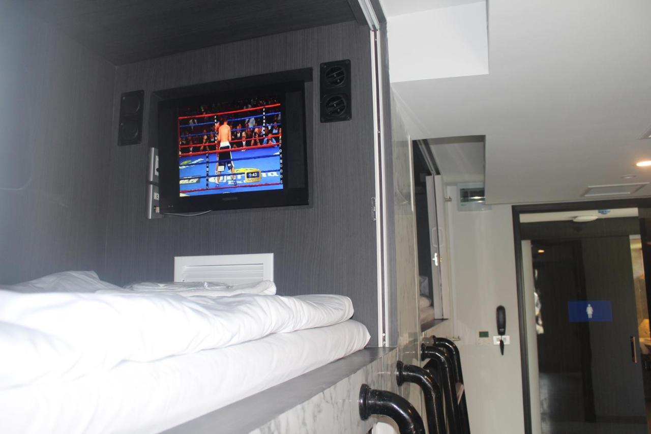 H-District Boutique Poshotel Бангкок Экстерьер фото
