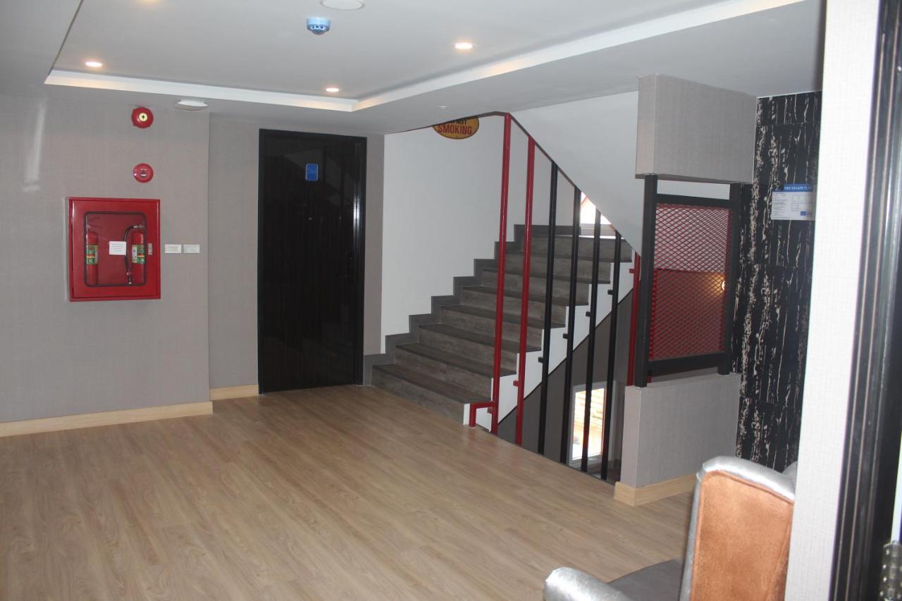 H-District Boutique Poshotel Бангкок Экстерьер фото